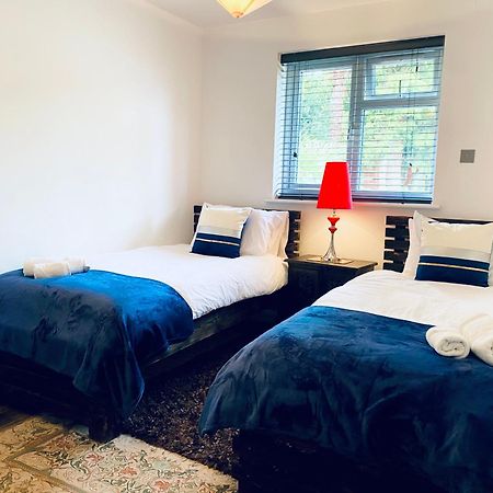 5 Bedroom Bungalow Ascot Racecourse Buitenkant foto