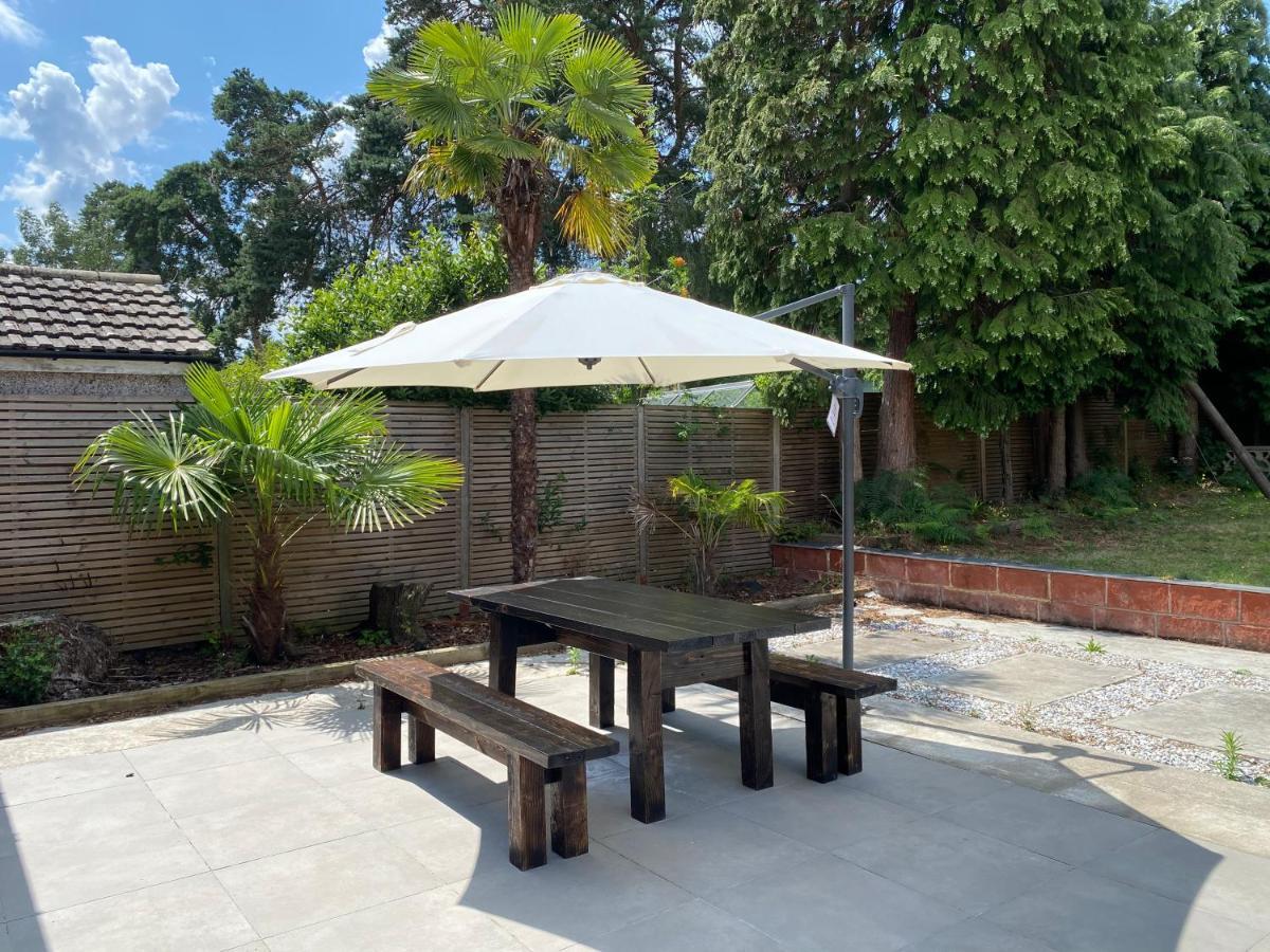 5 Bedroom Bungalow Ascot Racecourse Buitenkant foto