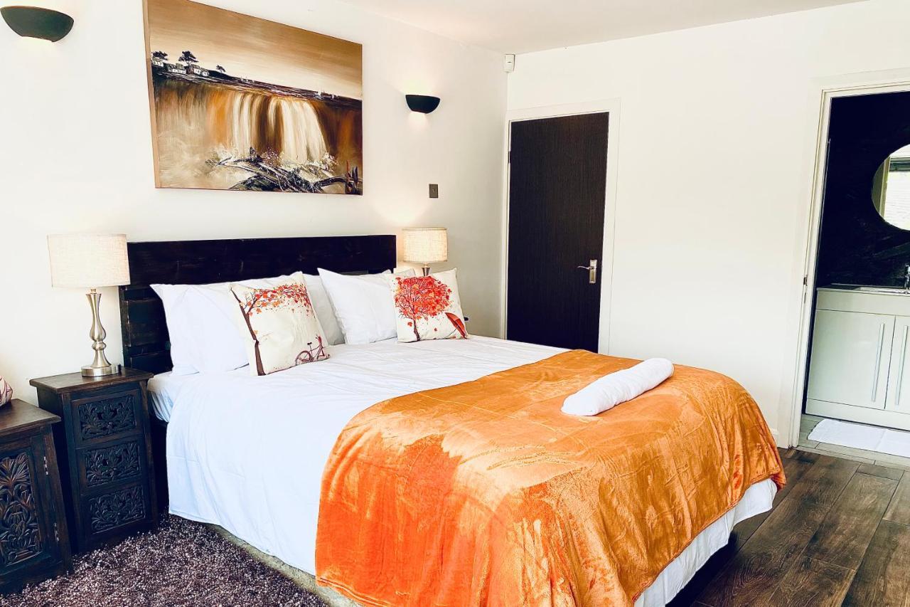 5 Bedroom Bungalow Ascot Racecourse Buitenkant foto