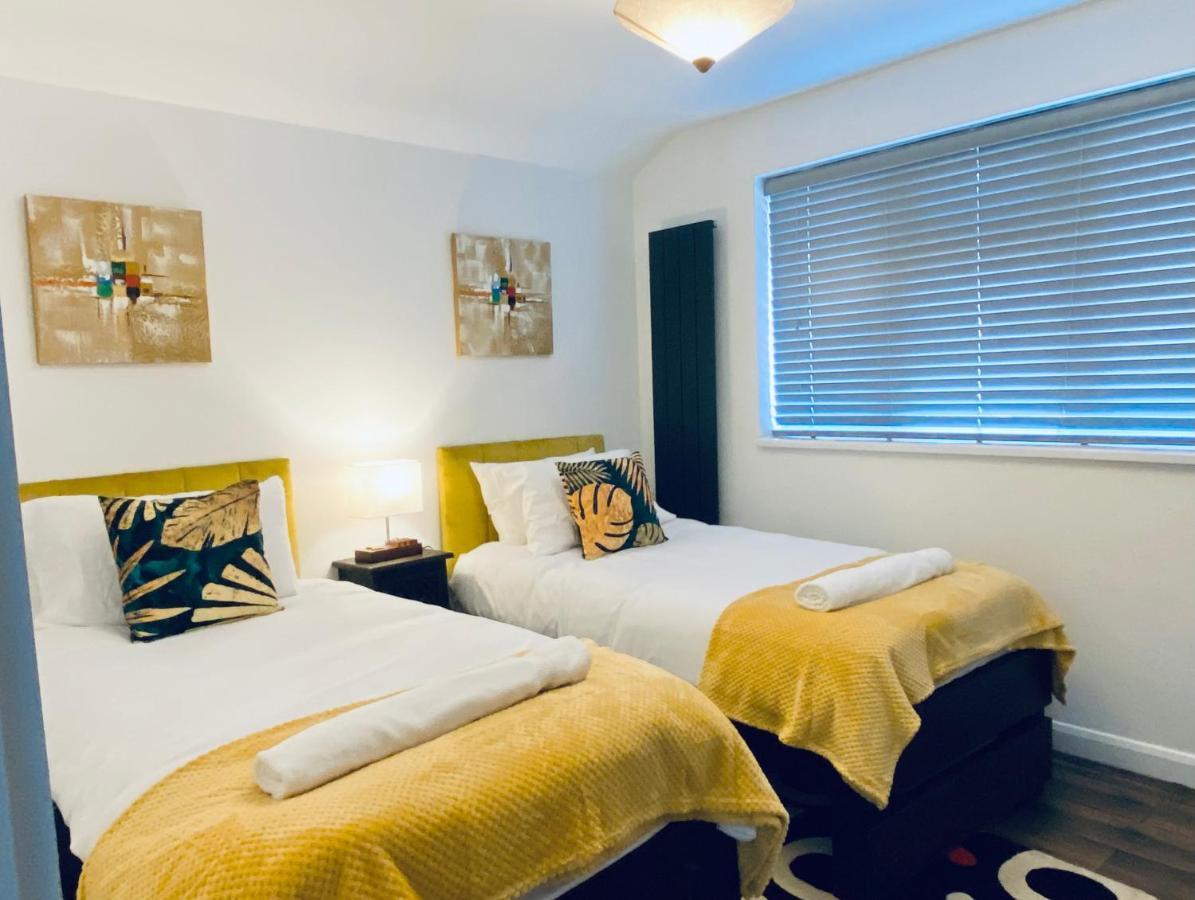 5 Bedroom Bungalow Ascot Racecourse Buitenkant foto